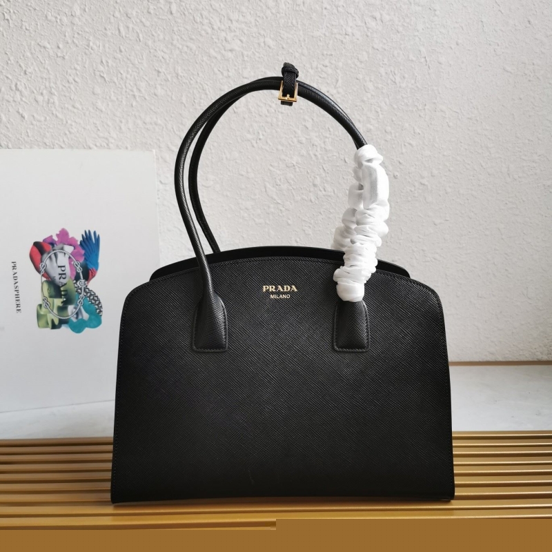 Pra*a shopping bags